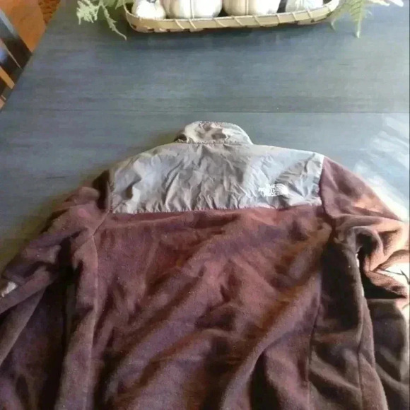 North Face Jacket Women's - Picture 3 of 4